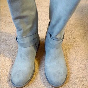Maurices Sarah Grey Suede Boot 1” Heel Zip Side Boots Woman’ Size 9 1/2